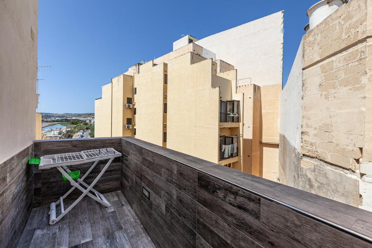 Z4 - Seafront Apartment St. Paul's Bay Exteriör bild